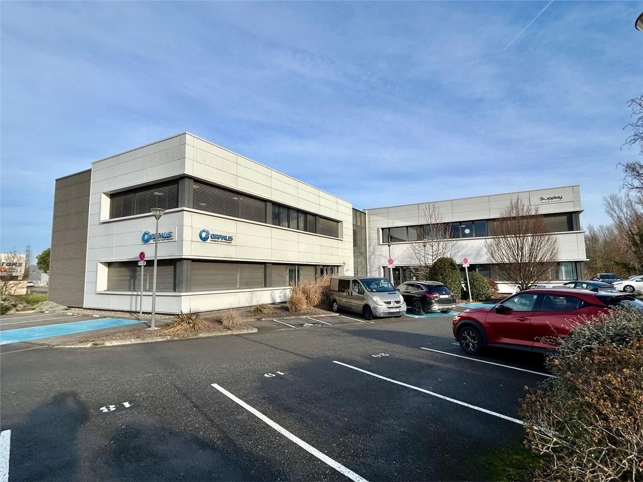 À Muret, louez des bureaux modernes et lumineux, 