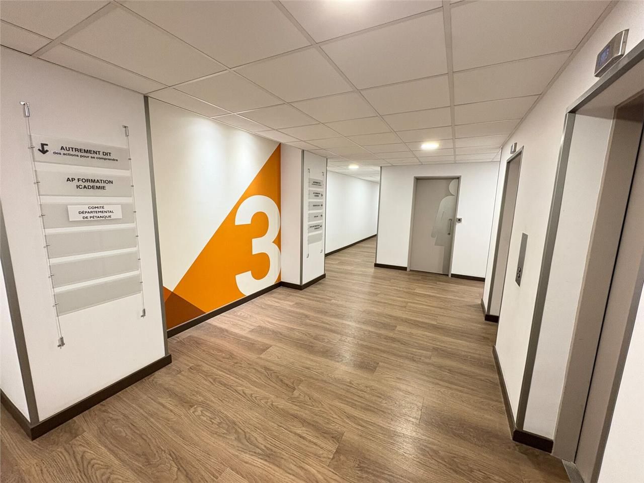 - À VENDRE -  Nous vous proposons des plateaux de