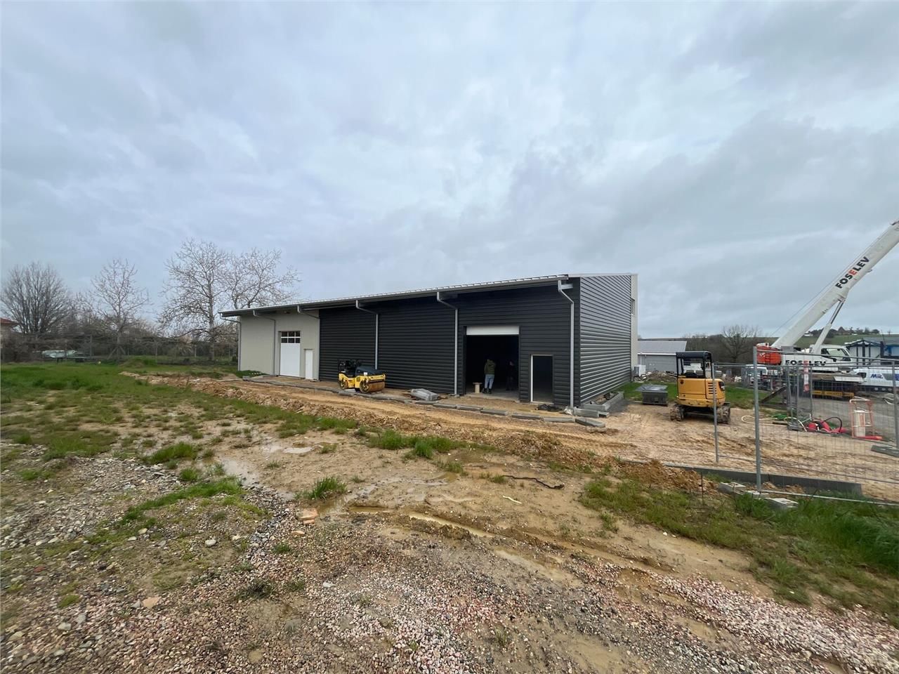 Locaux d'activité modulables à louer, totalisant 