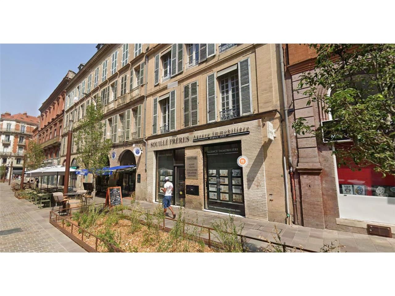 Découvrez ce local de 82 m² à louer, idéalement s