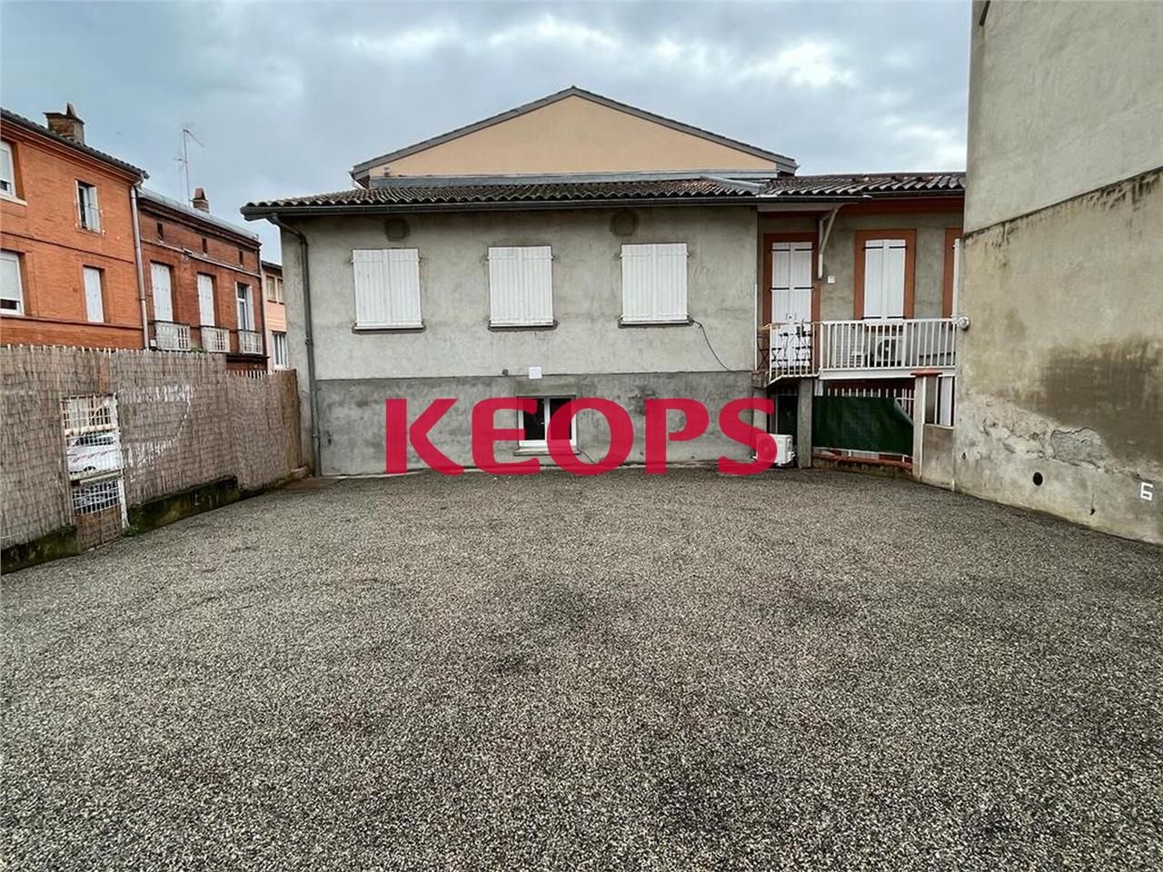 À louer : terrain/parkings au coeur de Toulouse, 