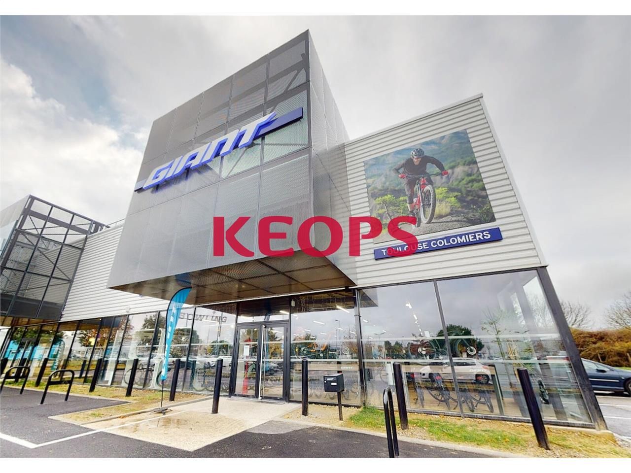 Nous proposons à la location un local commercial 