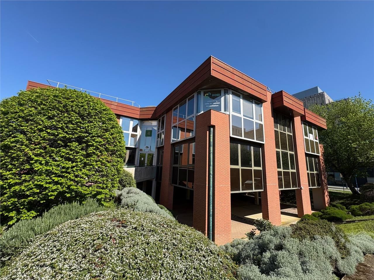 - BUREAUX A LOUER - LABEGE  Idéalement situé dans