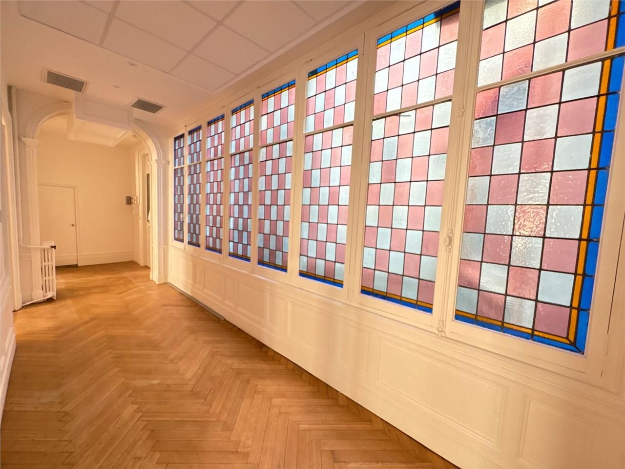 - Bureaux de grand standing à louer -  Idéalement