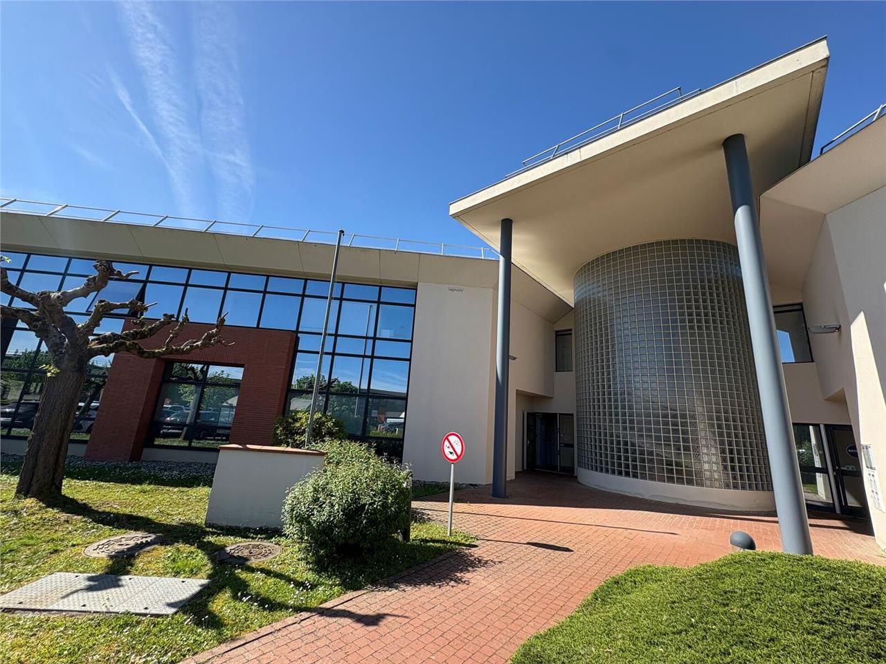 - BUREAUX A LOUER - BASSO CAMBO Au sein d'un imme