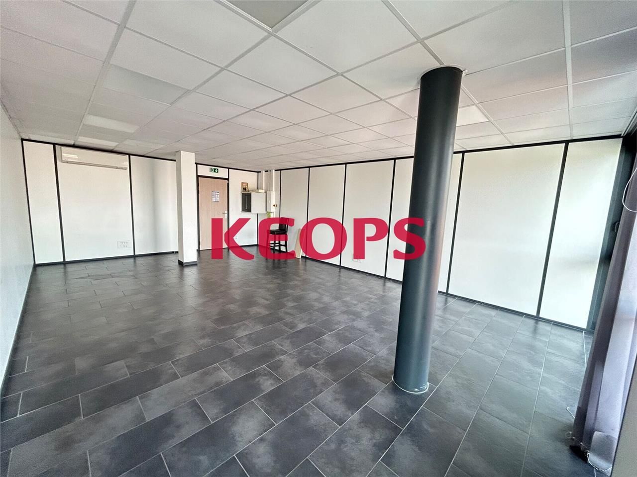 Bureau à vendre sur la commune de ST-JEAN au sein