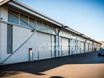 411.1 m² pour ce mixtes en location à Castries