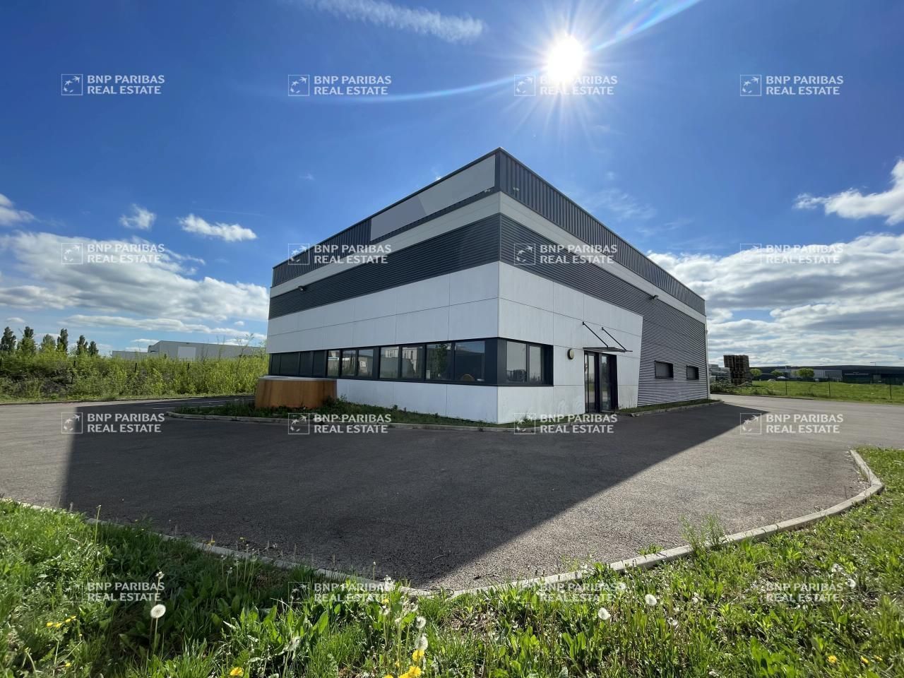 603 m² pour ce activité en location à Beaune