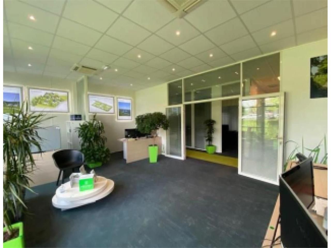 822 m² pour ce bureaux en location à Isneauville