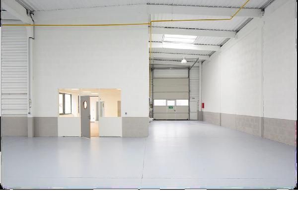 Local d'activités de 497m²