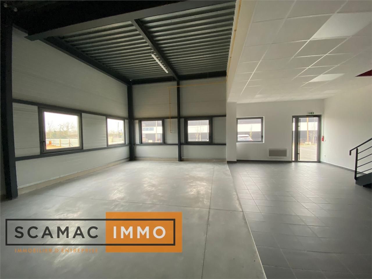 890 m² pour ce loc en location à Villebon-sur-yvette