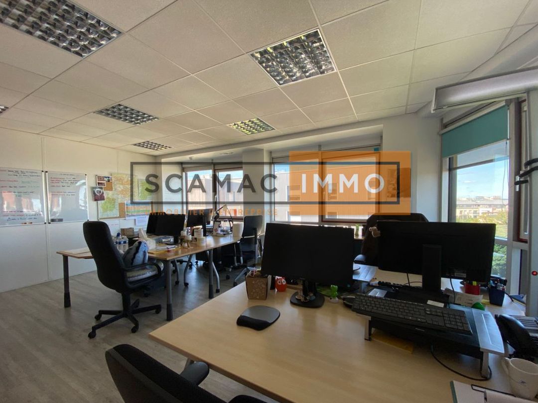 Location Bureaux 900 m² non divisibles
