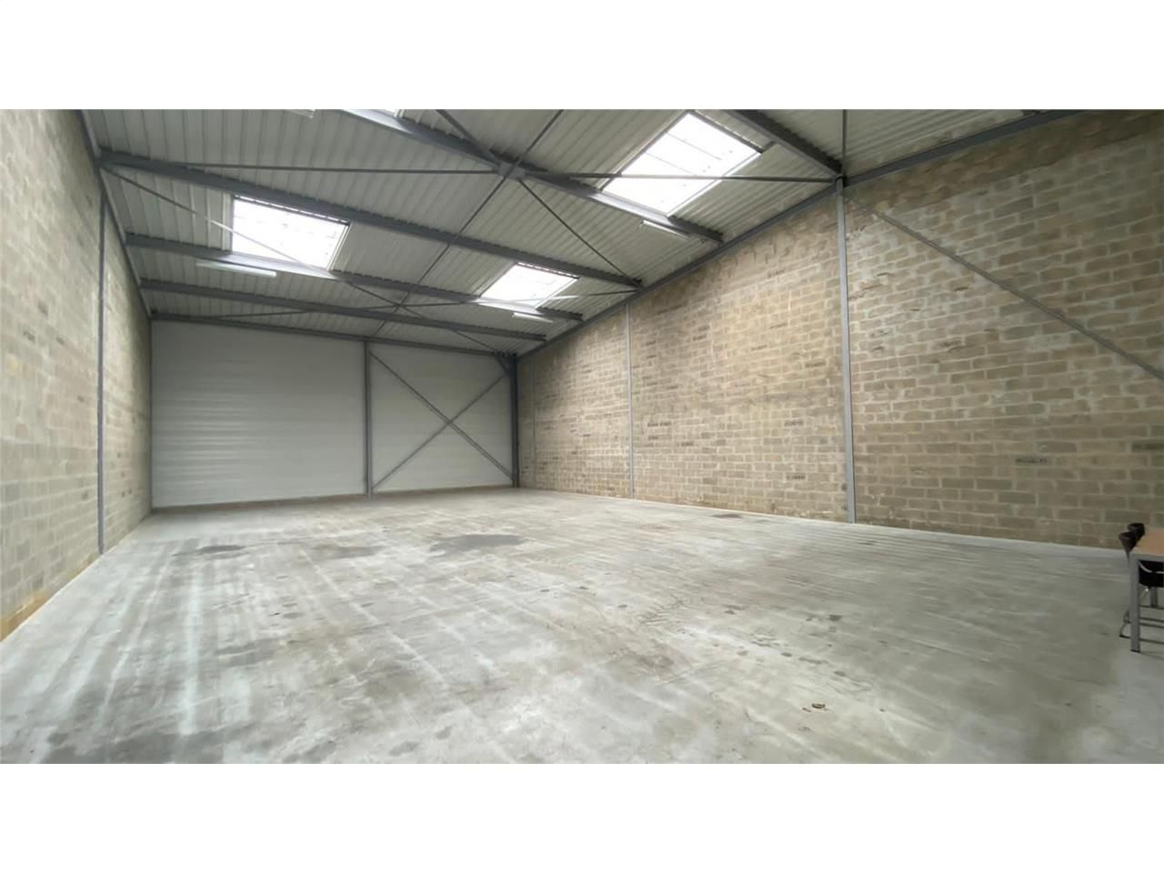 Location Local d'activités 201 m² non divisibles