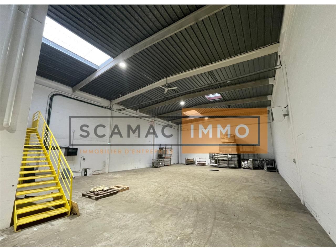 Location Local d'activités 322 m² non divisibles