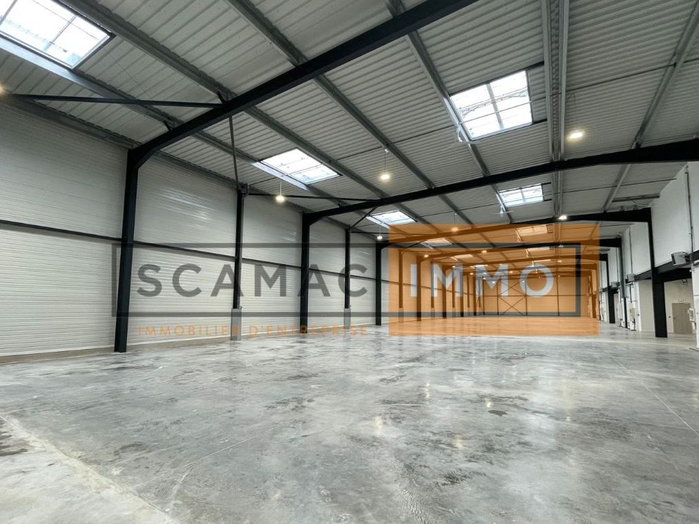 Location Entrepôt 3600 m² non divisibles