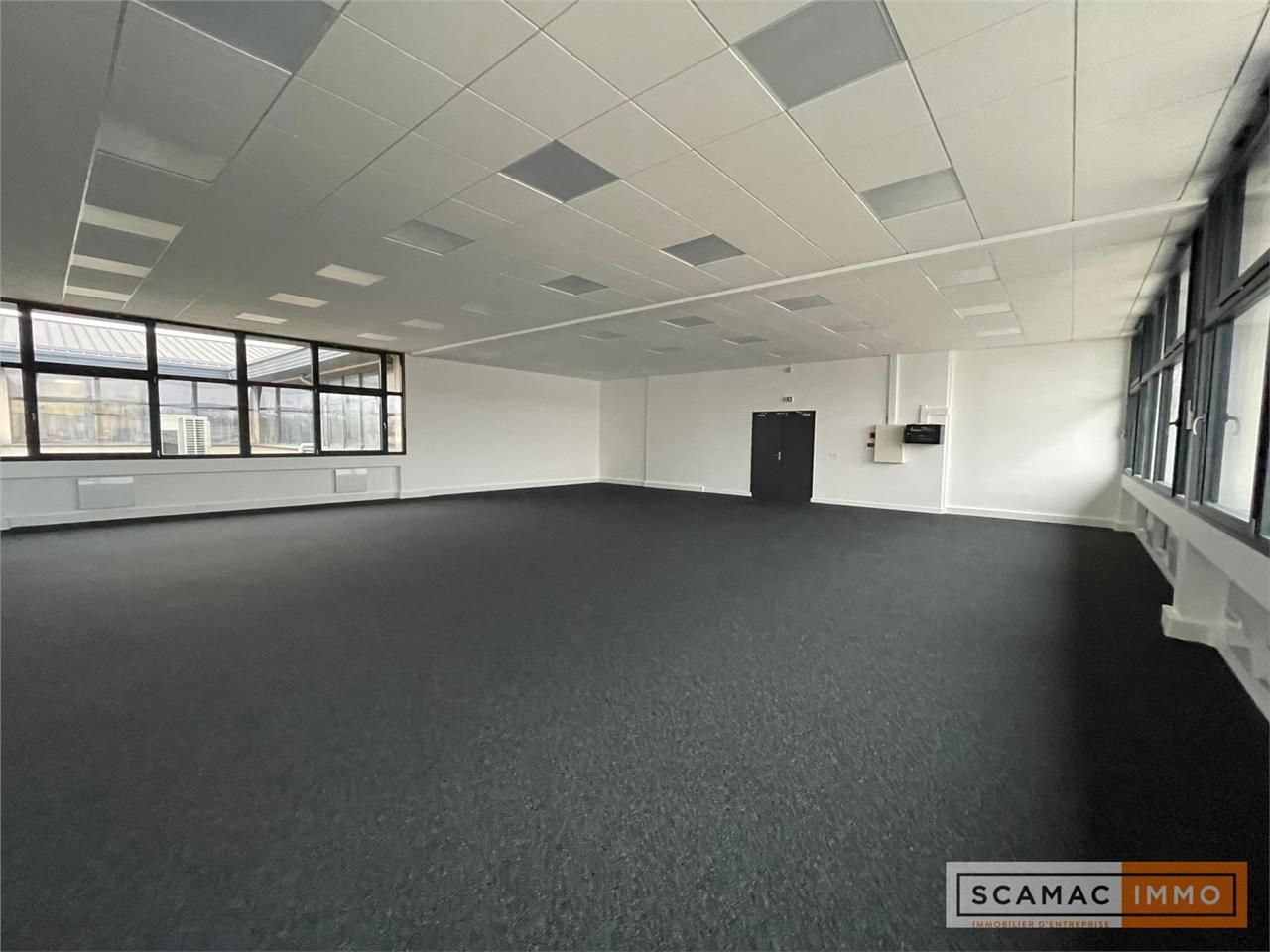 Location Bureaux 159 m² non divisibles