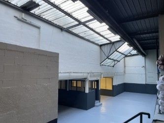 Entrepôt de 671m²