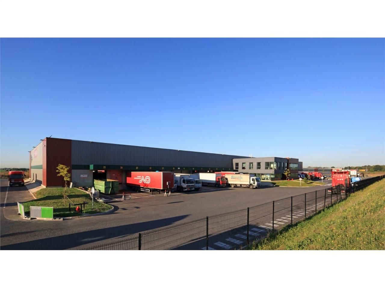 Location Entrepôt 5636 m² non divisibles