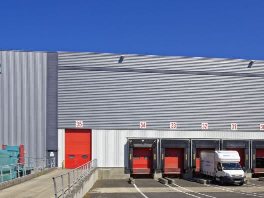 Location Entrepôt 11495 m² non divisibles