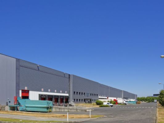 Entrepôt de 11495m²