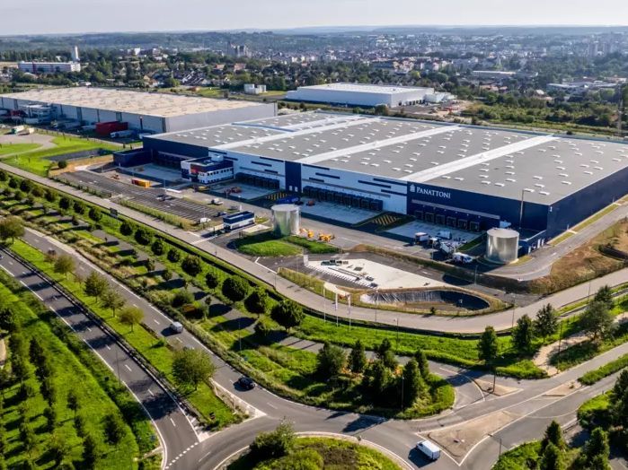 Location Entrepôt 38396 m² non divisibles