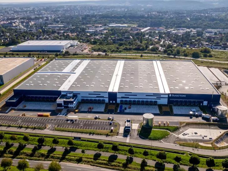 Entrepôt de 38396m²