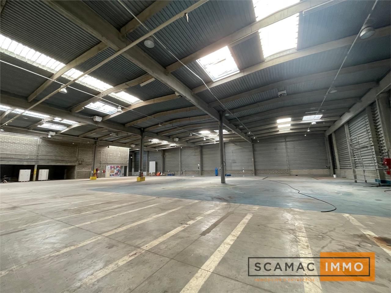 Location Local d'activités 4990 m² non divisibles