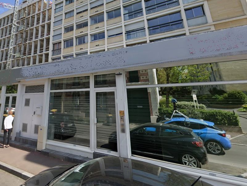 Location Local Commercial 830 m² non divisibles