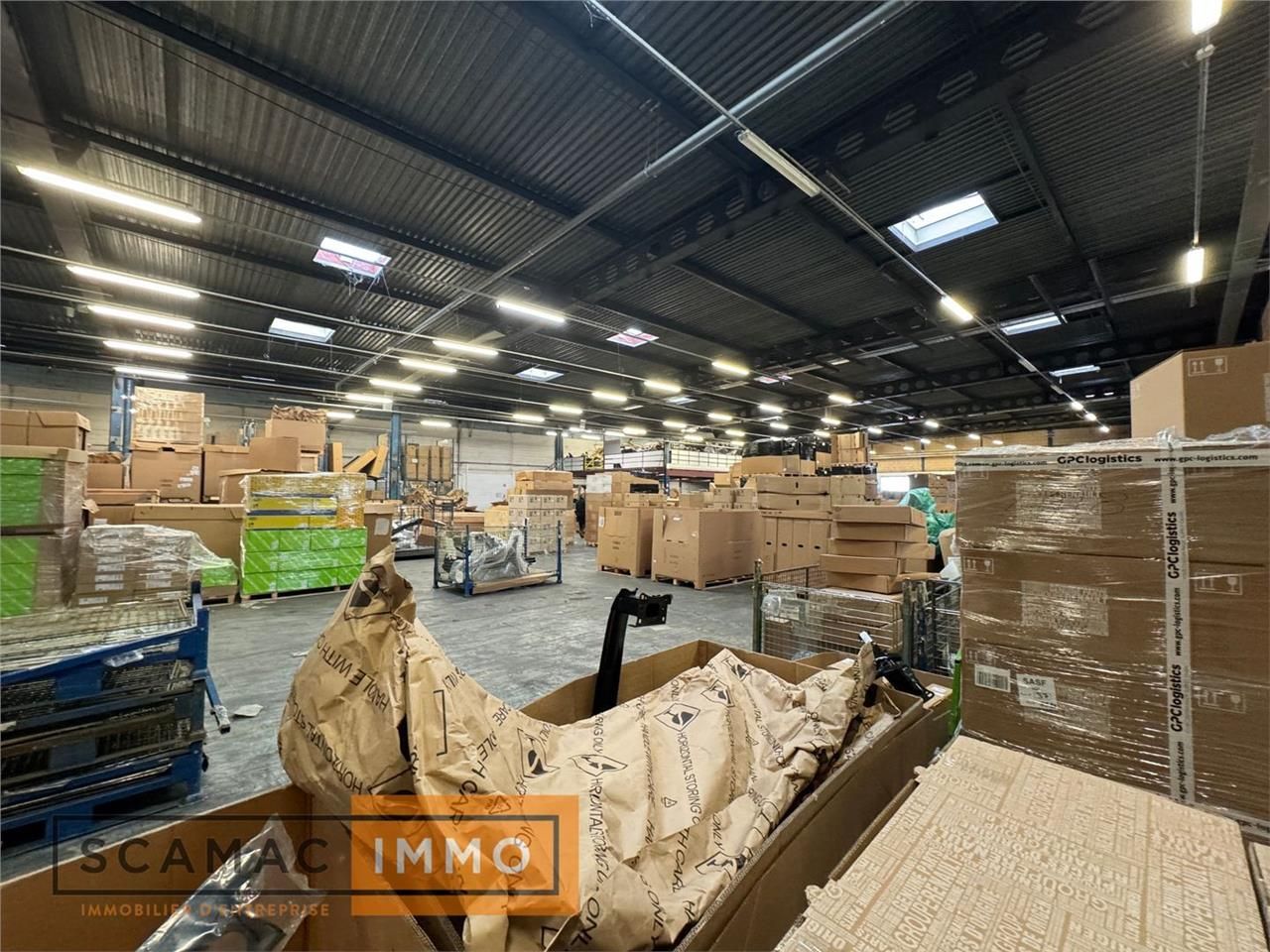 Entrepôt de 6300m²