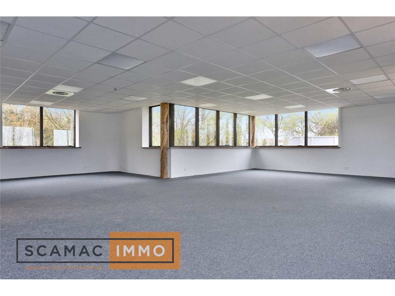 1280 m² pour ce bur en location à Lisses