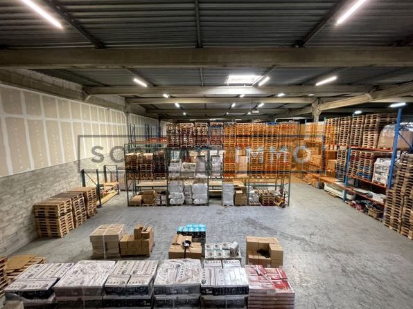 Location Entrepôt 1285 m² non divisibles
