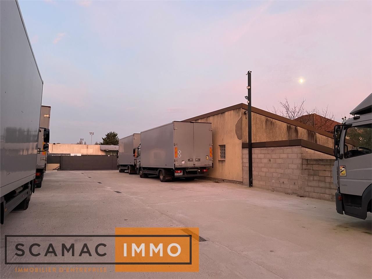 Locaux mixtes de 105m²