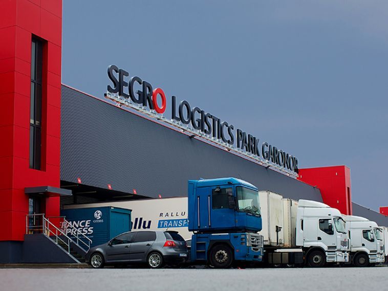 Entrepôt de 3433m²