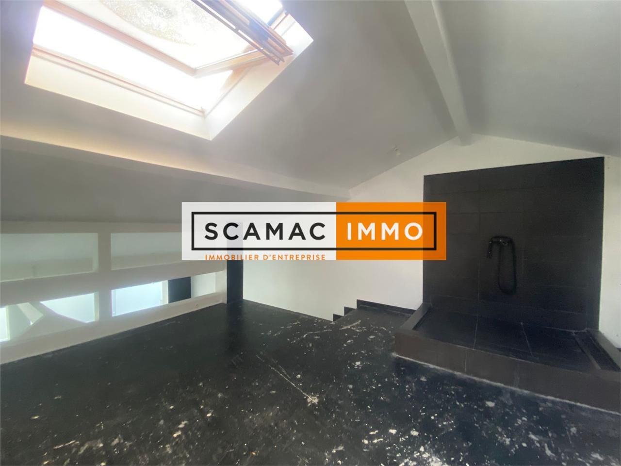 Vente Local d'activités 125 m² non divisibles