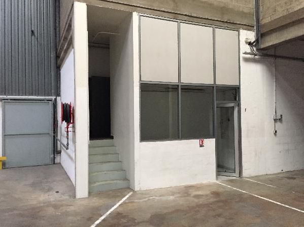 Local d'activités de 1160m²