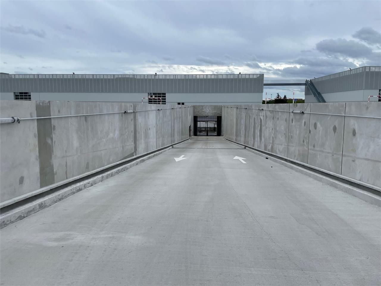 Local d'activités de 826m²