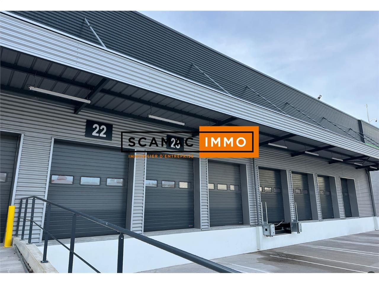 Location Entrepôt 7648 m² non divisibles