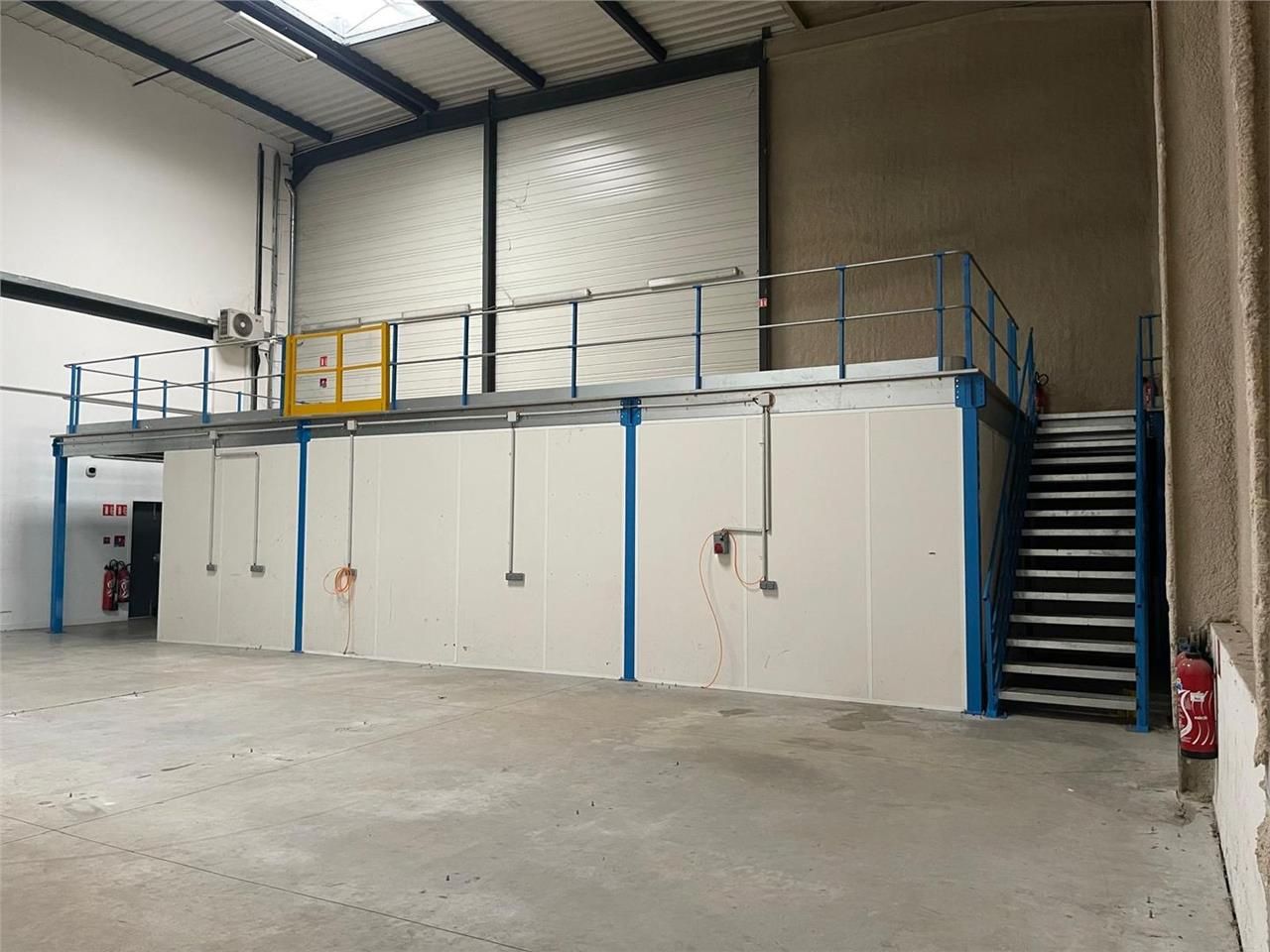 Location Local d'activités 1010 m² non divisibles