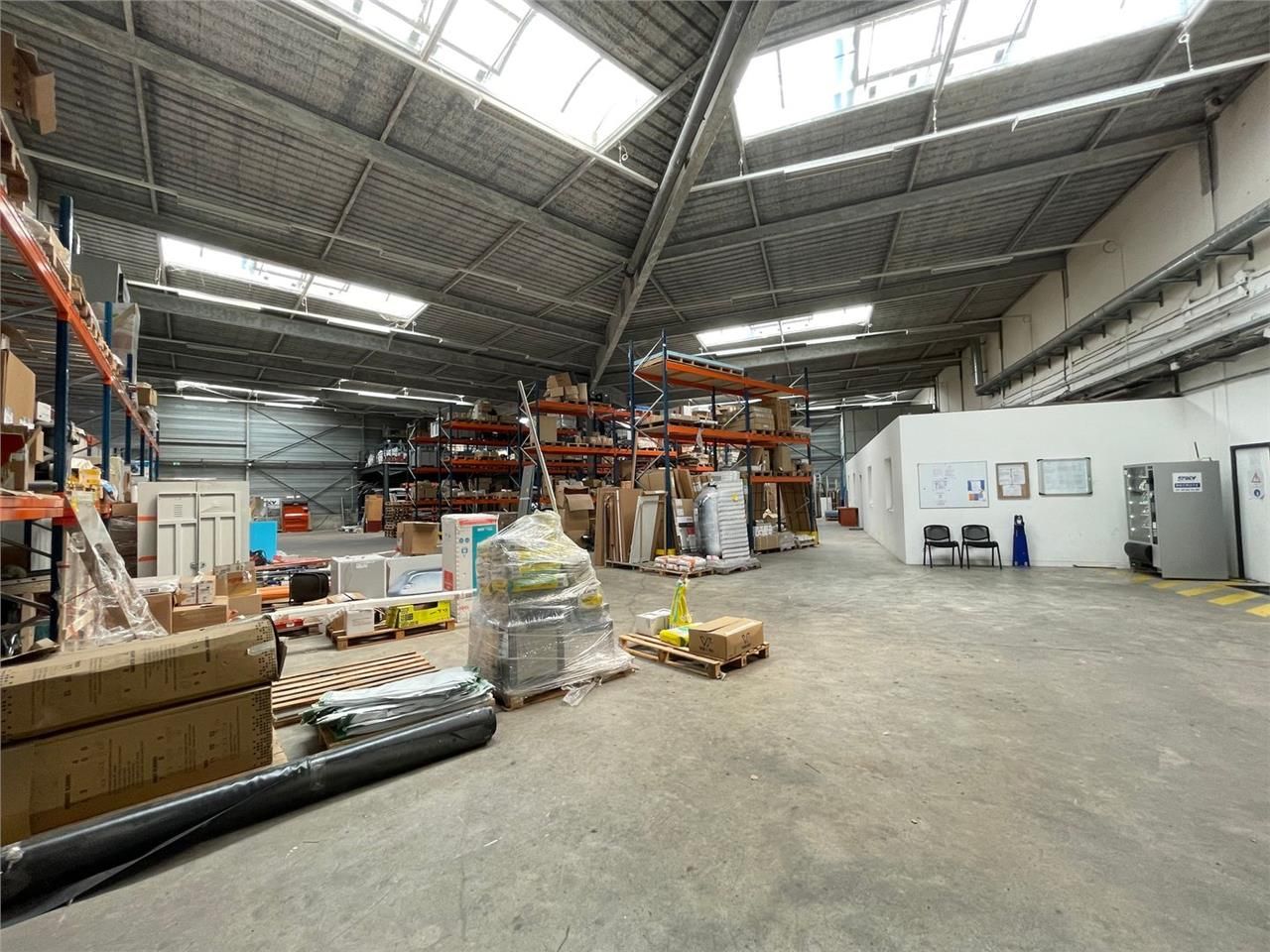 Location Local d'activités 2930 m² non divisibles