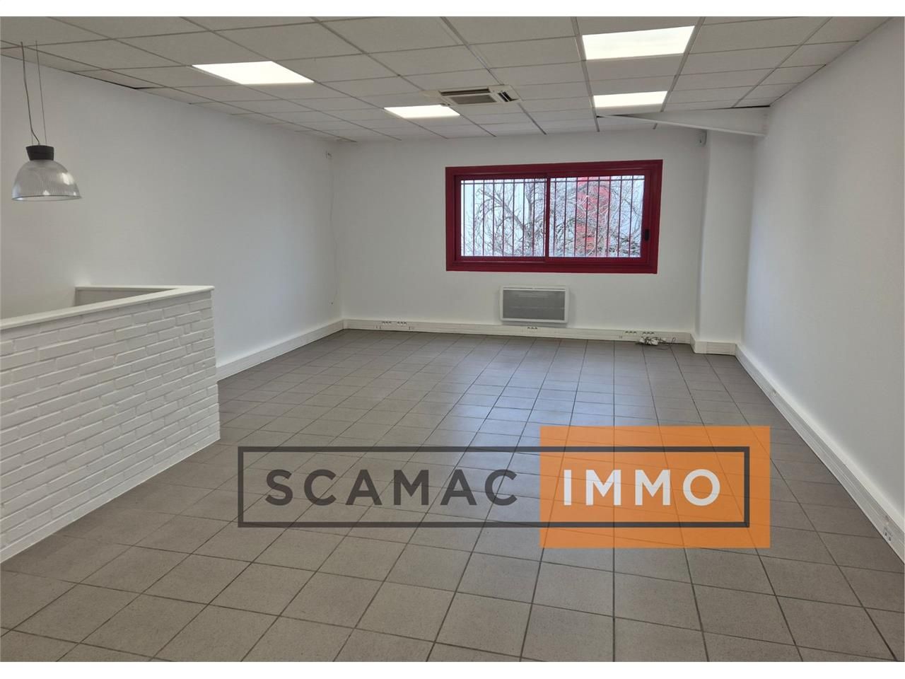 Locaux mixtes de 448m²