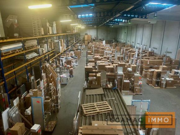 Local d'activités de 1481m²