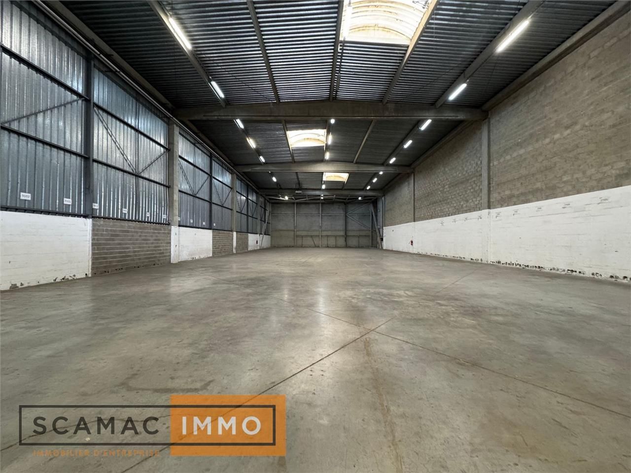Location activité/entrepôt - 2582 m²