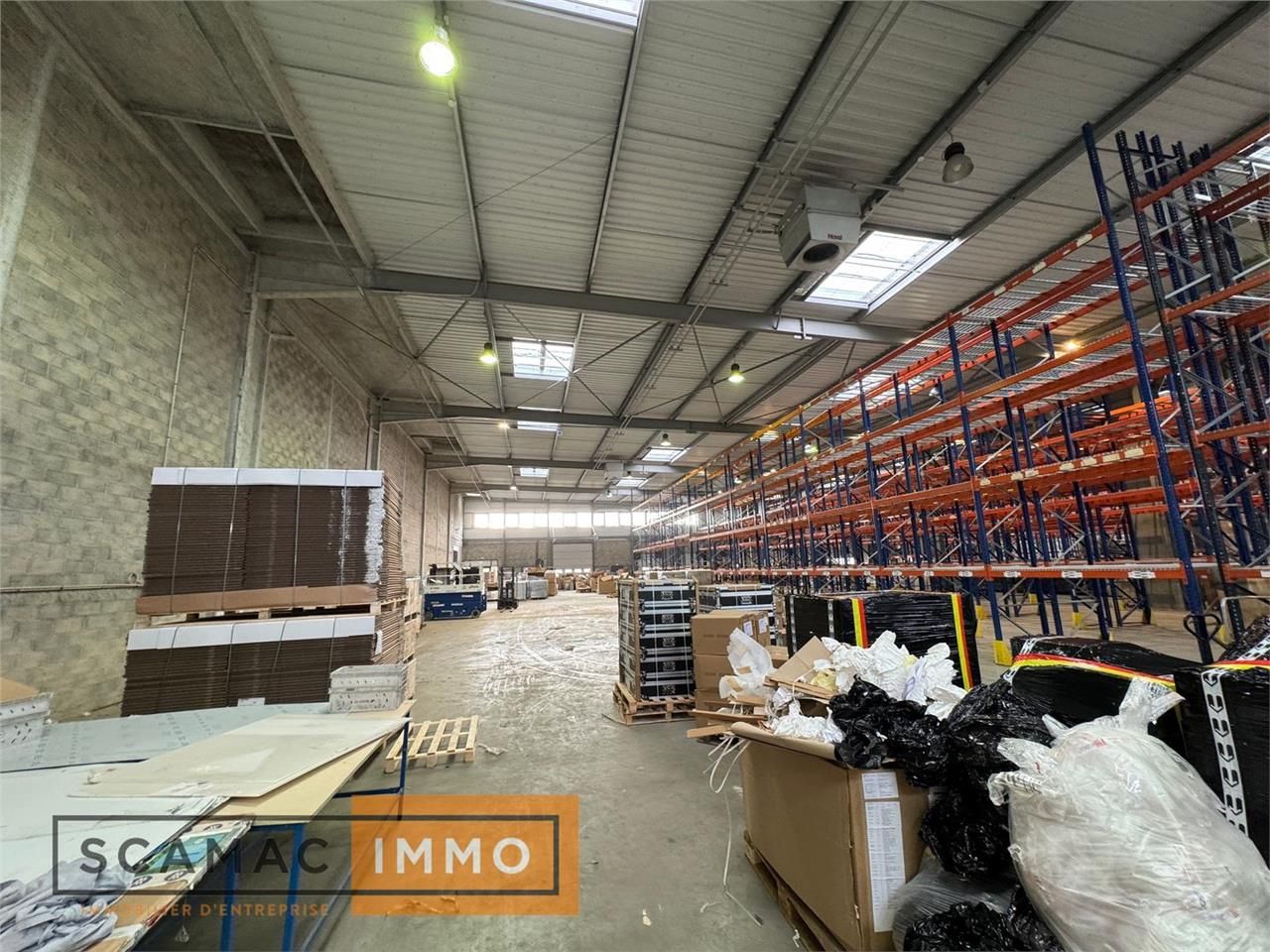 Entrepôt de 5479m²