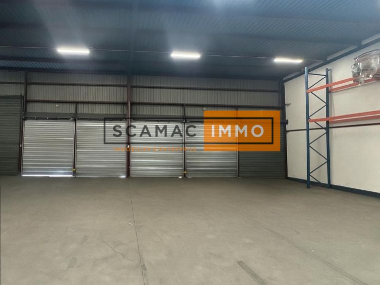 Local d'activités de 1460m²