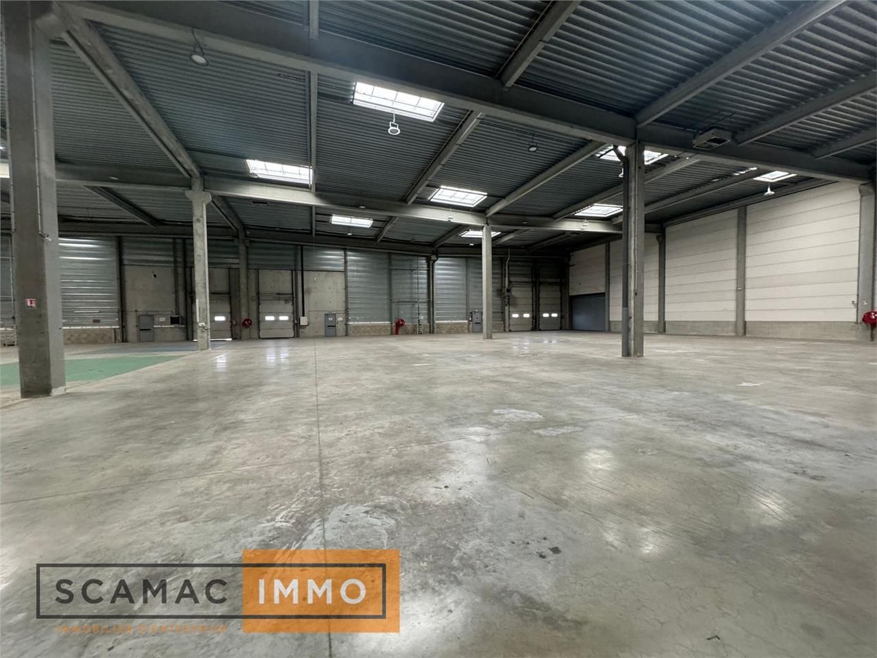 Location Local d'activités 1677 m² non divisibles