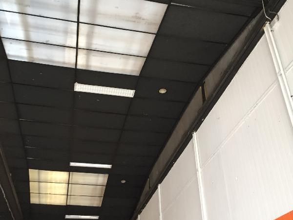 Entrepôt de 330m²