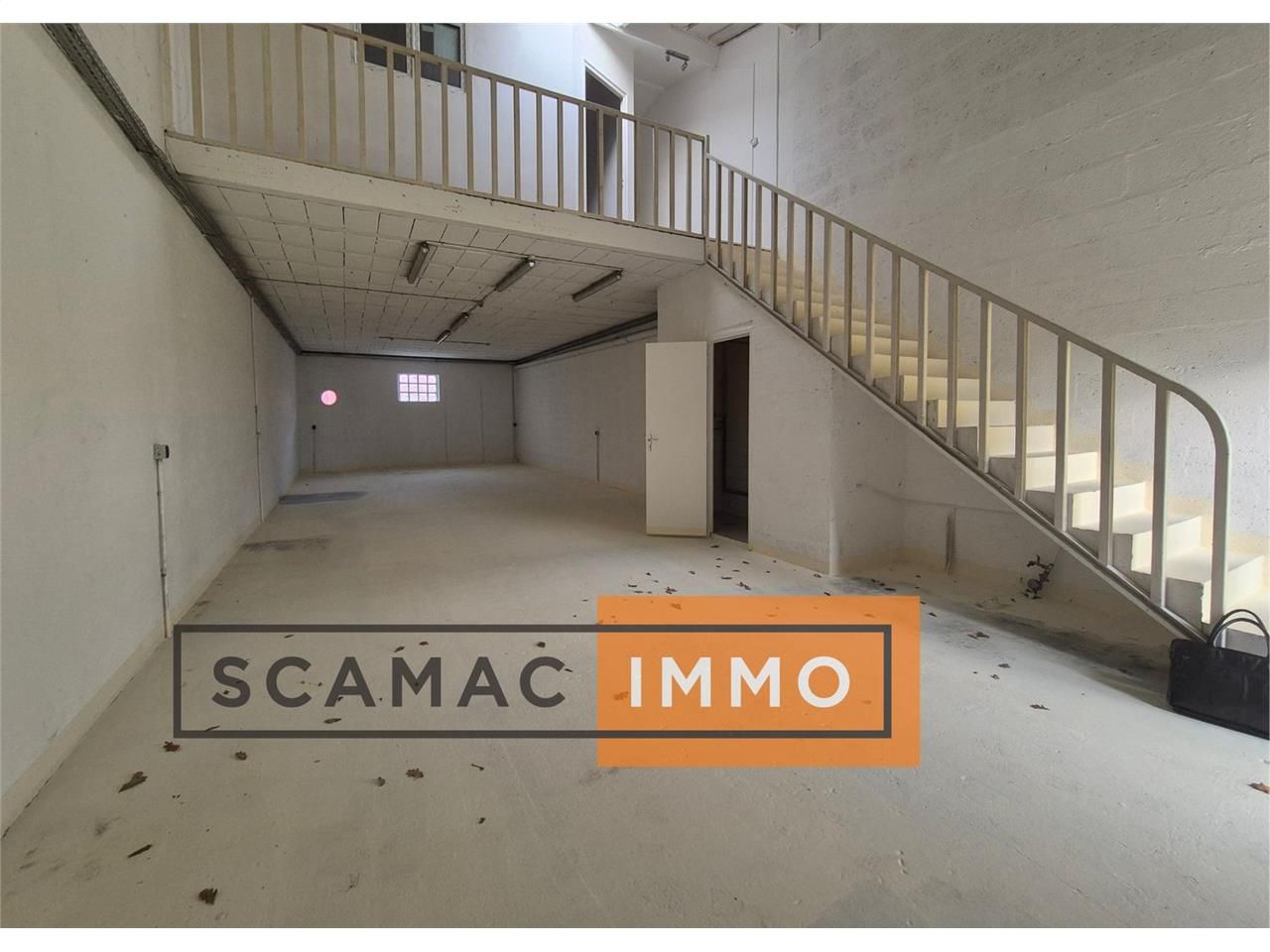 Location Local d'activités 130 m² non divisibles