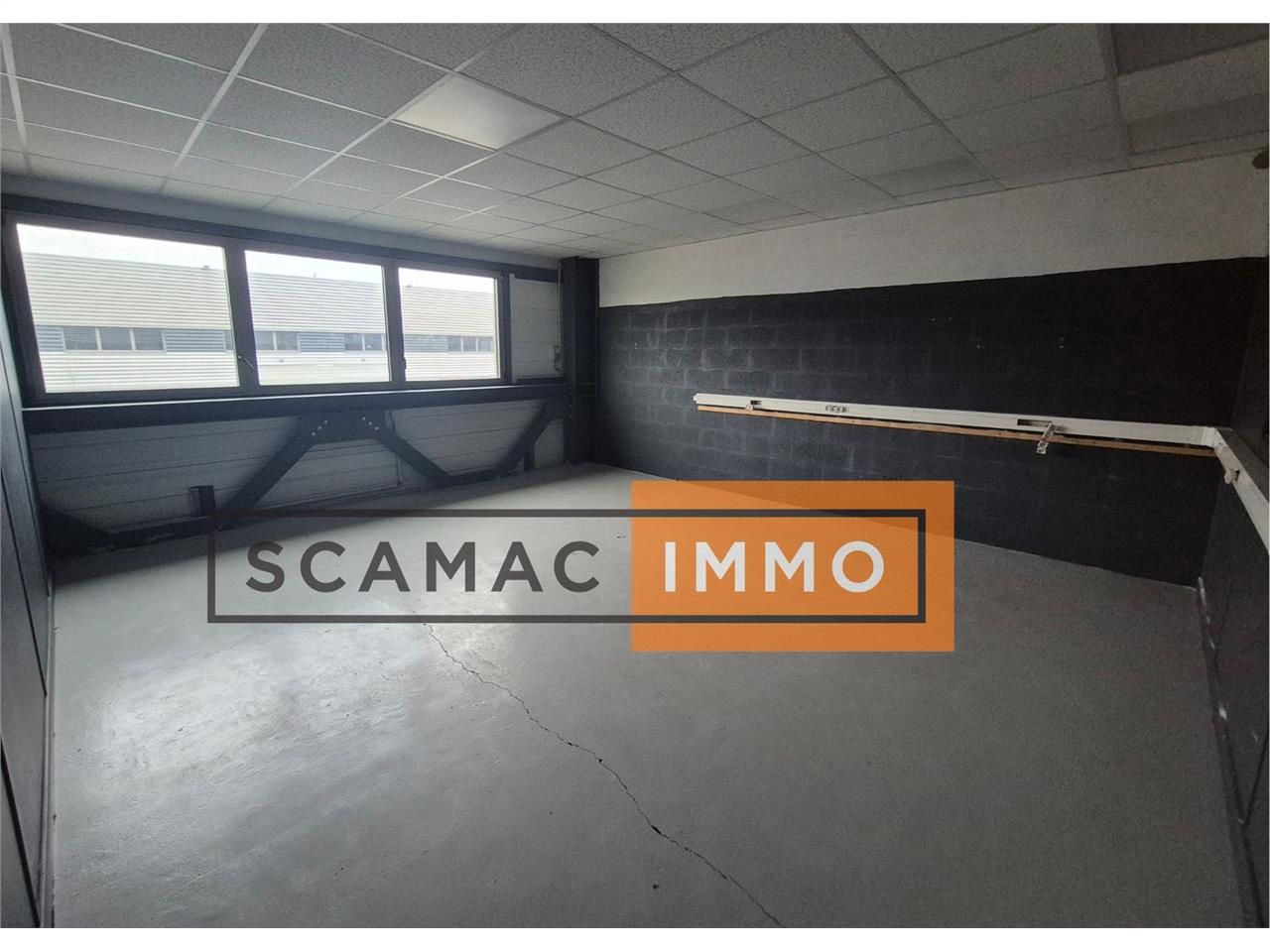 Location Local d'activités 360 m² non divisibles