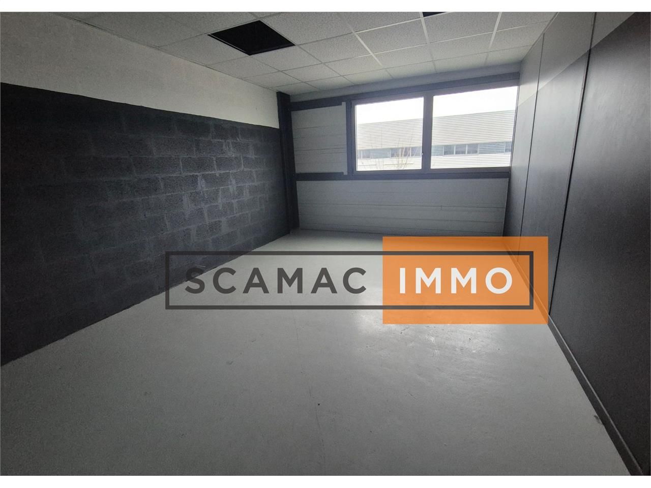 Local d'activités de 360m²