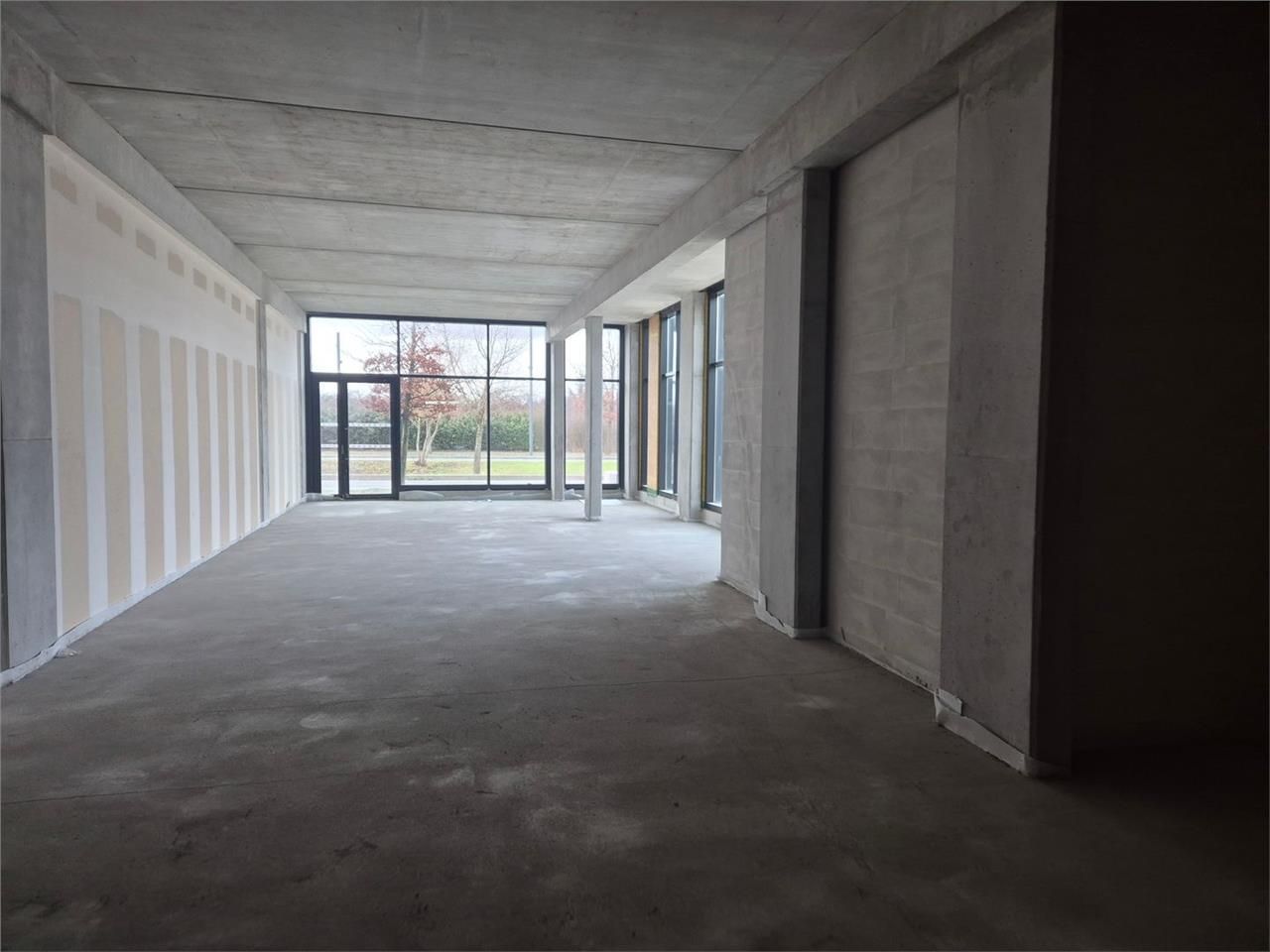 Locaux mixtes de 286m²
